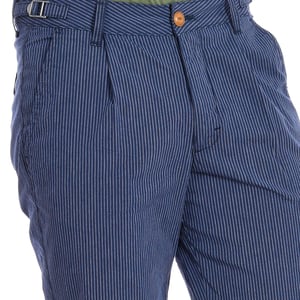 Bermuda con bajos con corte recto y trabillas cinturón TMB006-JQ035 hombre