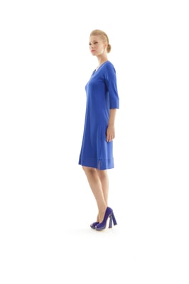Vestido con cuello en V