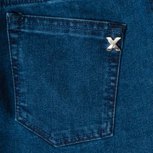 Pantalon Tejano Largo con bajos con corte pitillo 10DB50154 mujer