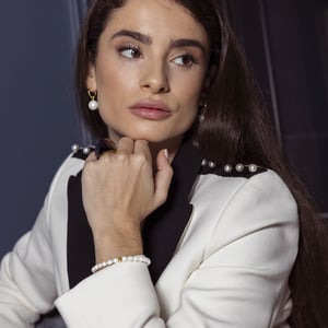 Pulsera Luxenter de Perla Blanca acabada en oro amarillo de 18K- Unwe