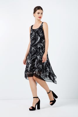 Vestido de capas sin mangas con detalle de red