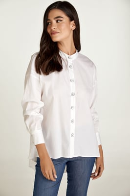Blusa blanca con cuello mandarín
