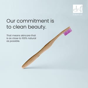 Dr Botanicals Paquete de Ahorro Doble de Cepillos de Dientes de Bambú Morado