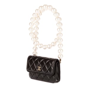 Maxi Pearls WOC Mini Bolso
