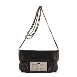 Chanel Giant Lock Reissue Mademoiselle Flap  en Negro Piel de becerro