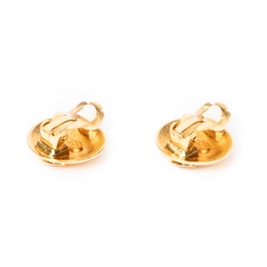 Chanel CC Crown Round Clip On Earrings  en Oro Acero inoxidable sin níquel