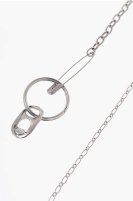 Alfileres MM6 con diseño de imperdibles y cadenas en plata