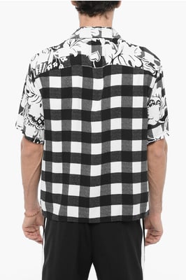 Camisa de corte cuadrado con doble estampado en blanco y negro