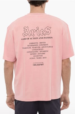 Camiseta de cuello redondo estampada ARIES EL GUERRERO en rosa