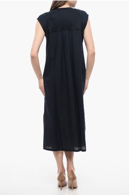 Vestido de lino sin mangas con escote en pico en azul medianoche