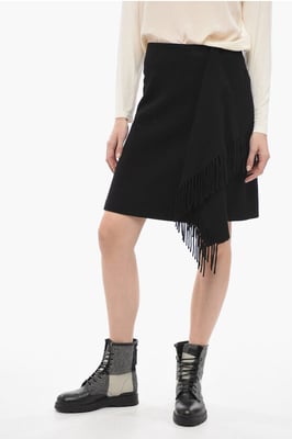 Falda cruzada con flecos en negro