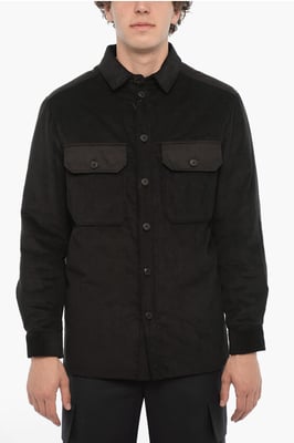 Camisa de pana con inserto acolchado en la parte trasera en color negro