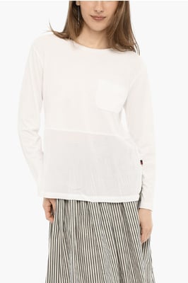 Camiseta de cuello redondo con bolsillo en el pecho y abertura lateral en color blanco