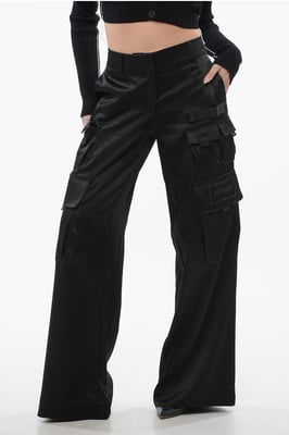 Pantalones cargo TOYBOX de satén en negro