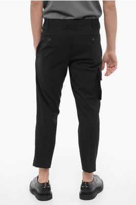 Pantalones cargo ajustados con trabillas para cinturón en negro