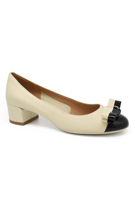Salvatore Ferragamo Zapatos de tacón Eva Leathe Beige