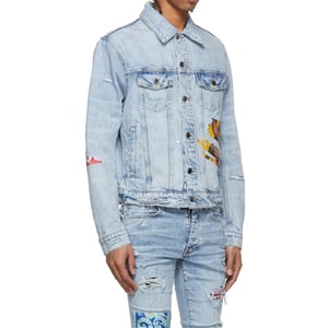 Chaqueta vaquera estilo camionero de la revista Playboy de Amiri