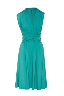 Vestido con escote en V y fajín