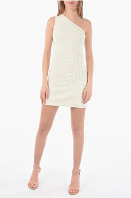 Vestido corto de toalla trenzada de esponja con un solo hombro en beige