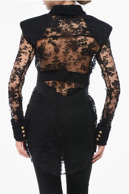 Camisa de encaje con hombros acolchados en negro