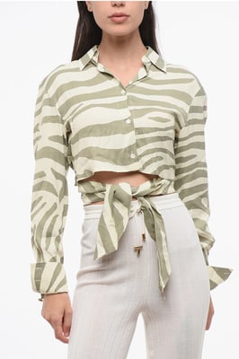Camisa corta con estampado animal y detalle de nudo en beige y verde