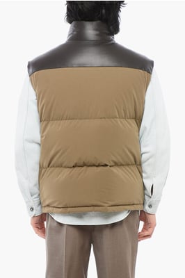 Chaqueta de plumón sin mangas de algodón con detalle de piel de cordero en marrón
