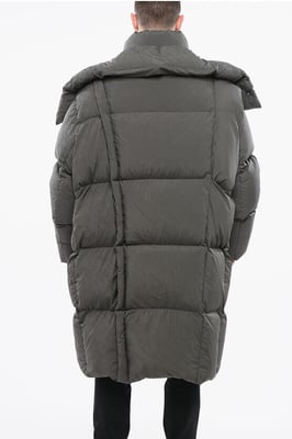 Chaqueta maxi acolchada de plumón MM6 con capucha extraíble en gris