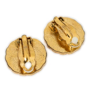 Chanel CC Round Clip On Earrings  en Oro Acero inoxidable sin níquel