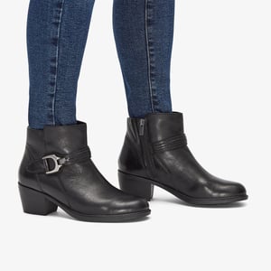 Botas de Cuero Neva con Hebilla Negra