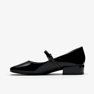 Zapatos Seren30 de charol negro con hebilla