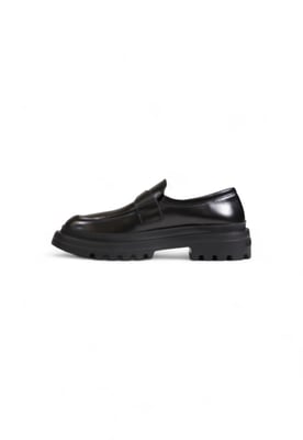 Mocasines de Cuero Negro Suela Gruesa Hebilla Dorada