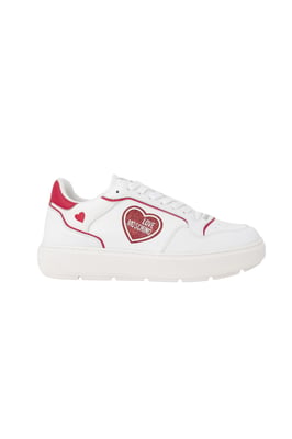 Zapatillas bajas con parche de corazón