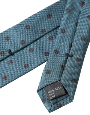 Corbata de seda con lunares estilo clásico