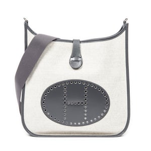 Hermès Evelyne I GM en Beige/Gris Lienzo