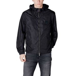Chaqueta Ligera con Capucha