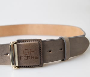 Cinturón de Cintura con Hebilla de Logo de Moda en Cuero Marrón GF Ferre