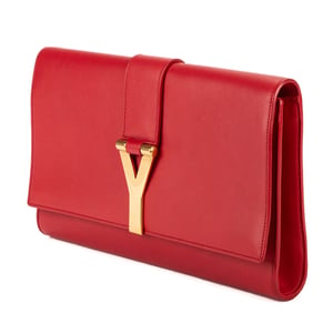 Yves Saint Laurent Classic Y Line Clutch  en Rojo Piel de becerro