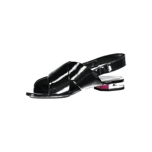 Sandalias con tira cruzada y tacón tipo slingback