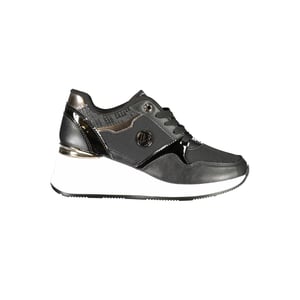Zapatilla con cuña oculta