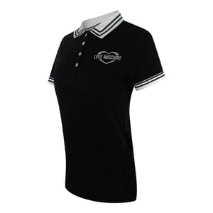 Polo Negro Con Logo De Corazón Plateado De Love Moschino