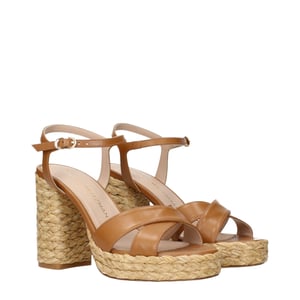 Sandalias de plataforma de cuero marrón Stuart Weitzman