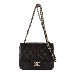 Chanel Classic Mini Flap  en Black Cuero de ternero