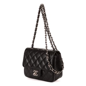 Chanel Classic Mini Flap  en Black Cuero de ternero