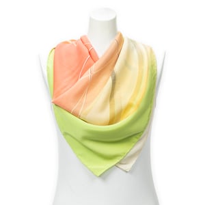 Chanel Scarf  en  Red Seda