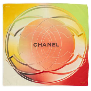 Chanel Scarf  en  Red Seda
