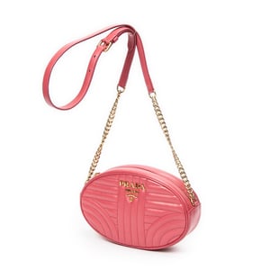 Prada Oval Chain Crossbody  en Pink Cuero de ternero