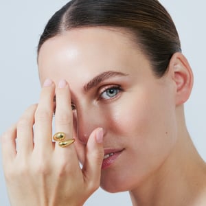 Anillo Luxenter acabado en oro amarillo de 18k - Oth