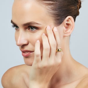Anillo Luxenter de Aleación de Metal y Circonita Brillante acabado en oro amarillo de 18k - Dushli