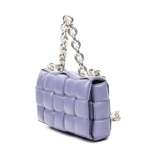 Bottega Veneta The Chain Cassette  en  Lila Cuero de ternero