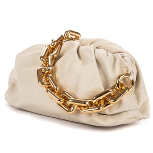 Bottega Veneta Chain Pouch  en  marfil Cuero de ternero